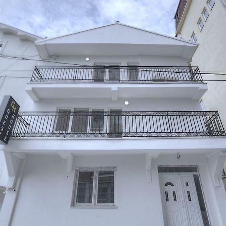 Guest House Prishtine Bagian luar foto